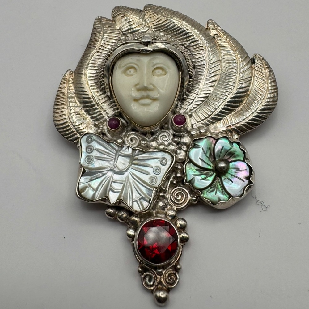 Sajen Goddess Sterling Silver Gemstone Carved Face Brooch - Picture 3 of 4